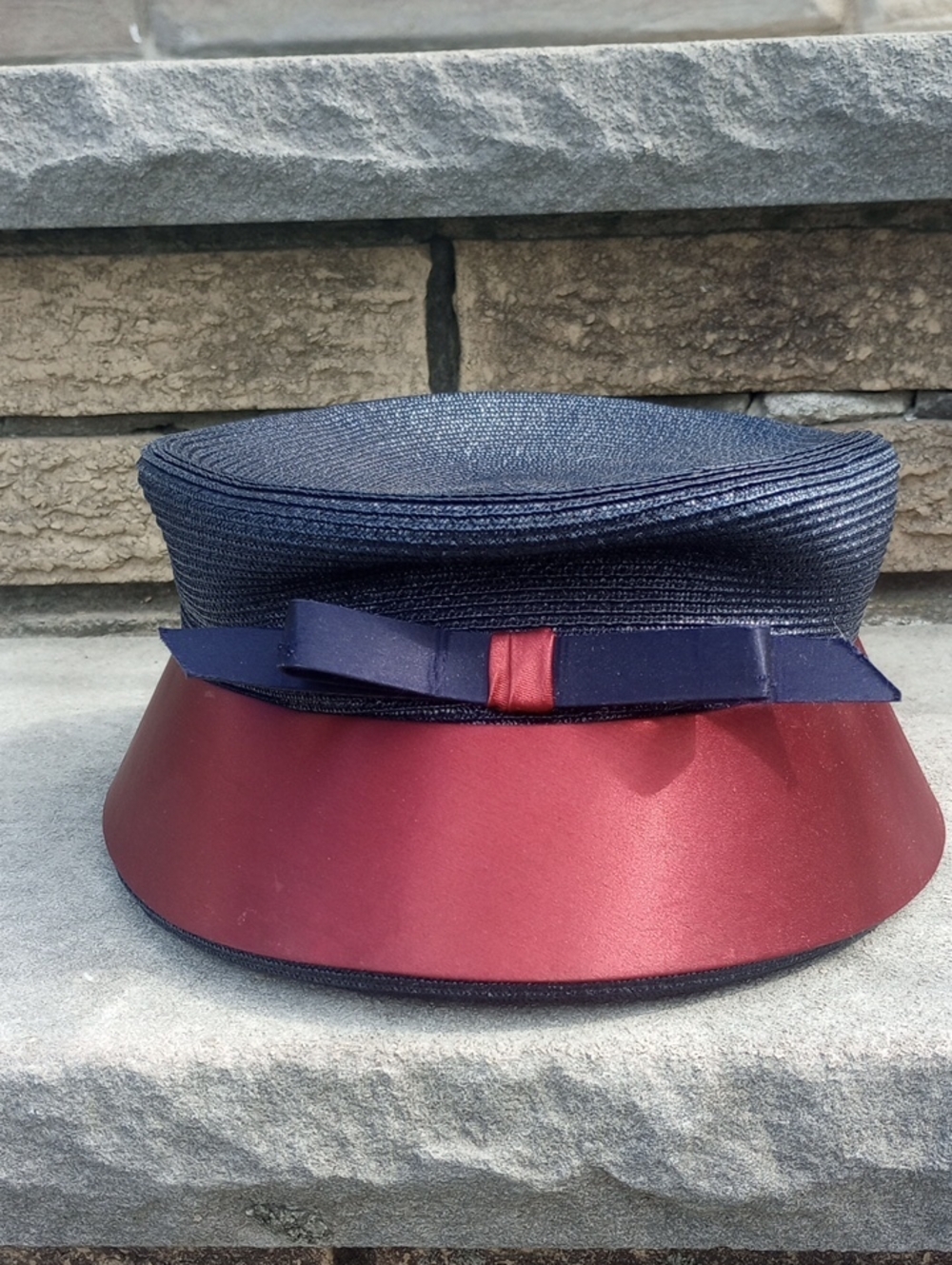 Classic Traditional Vintage Retro Black & Silver Hat w/ Bow & Maroon Trim